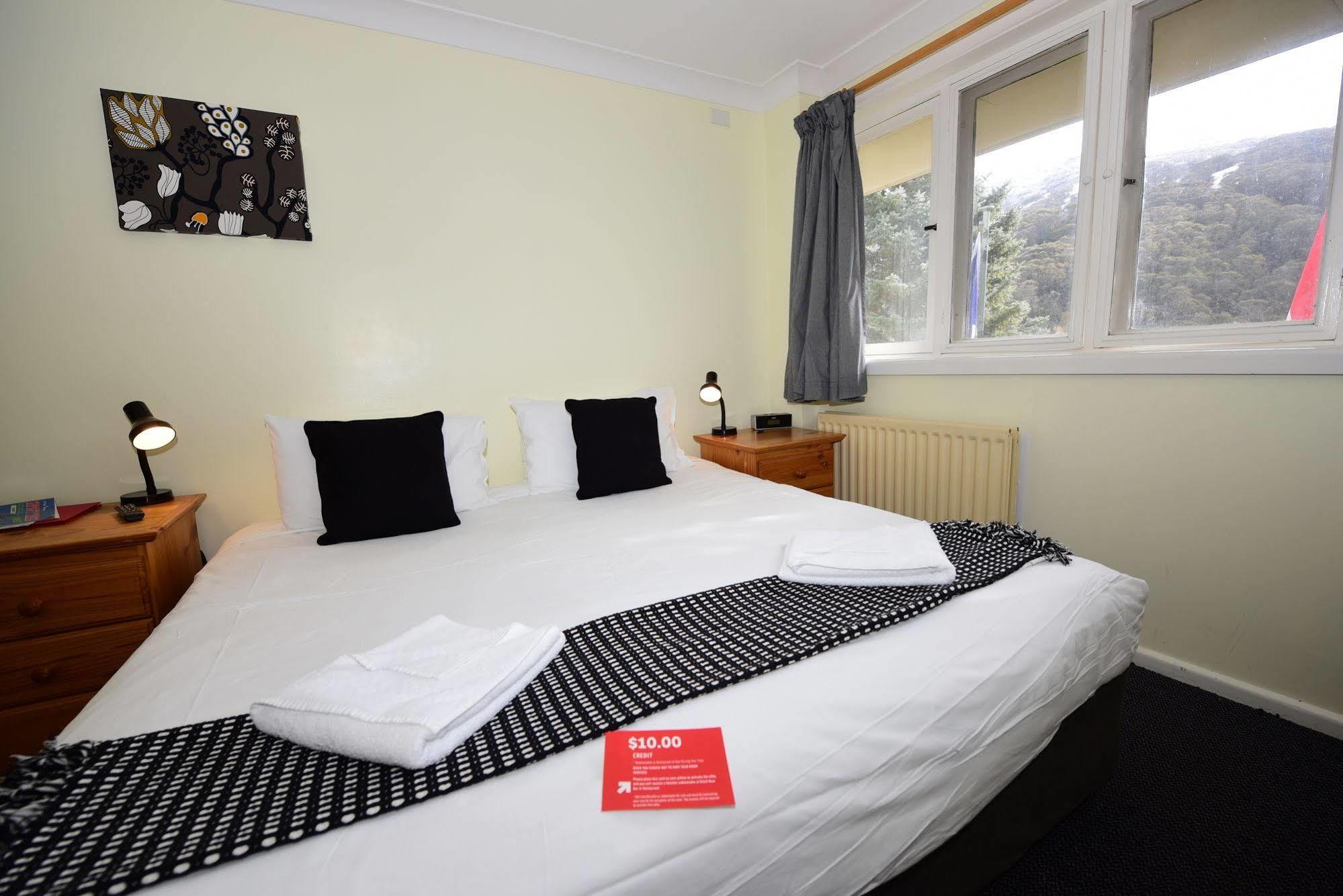 Black Bear Inn Thredbo Bagian luar foto