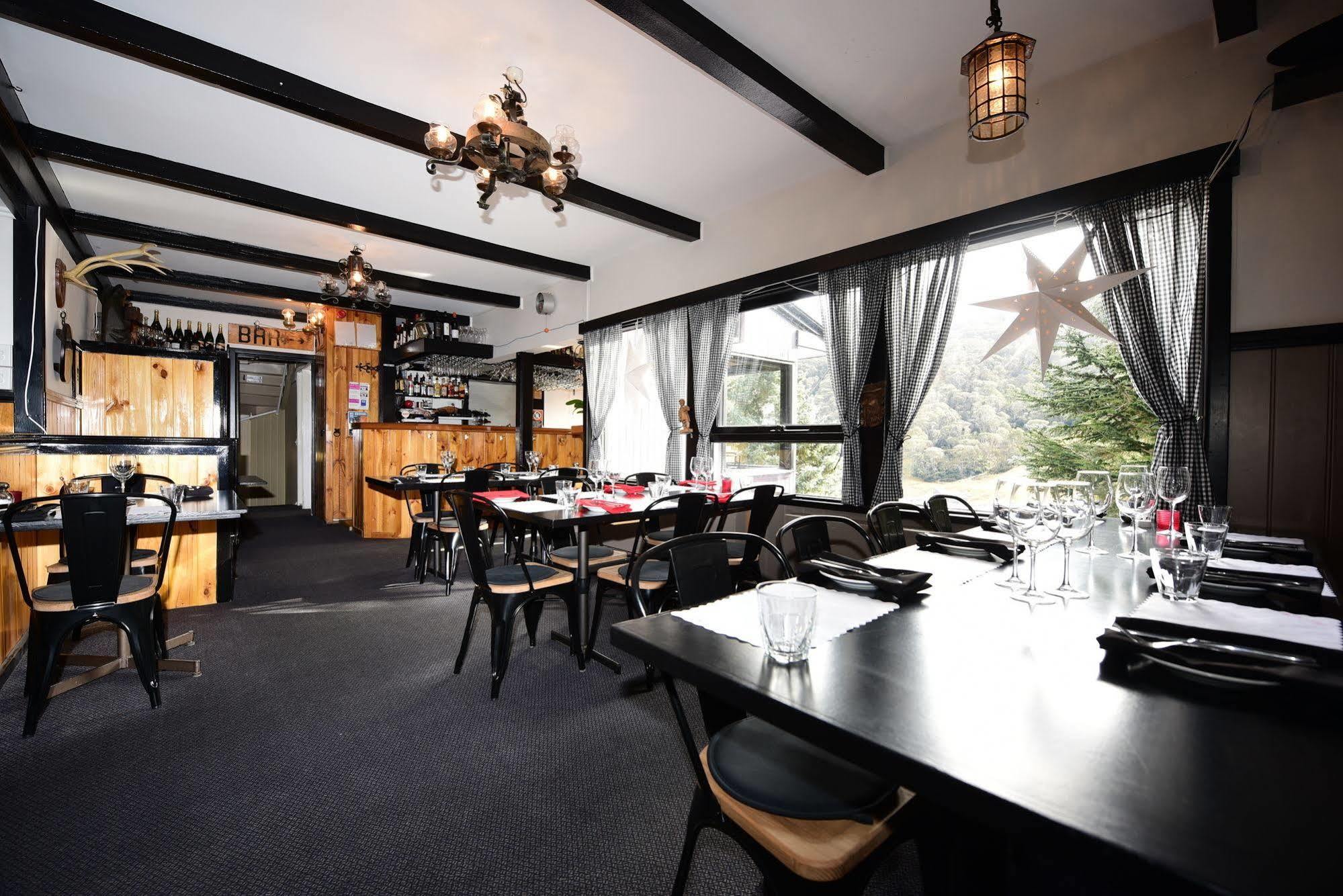 Black Bear Inn Thredbo Bagian luar foto